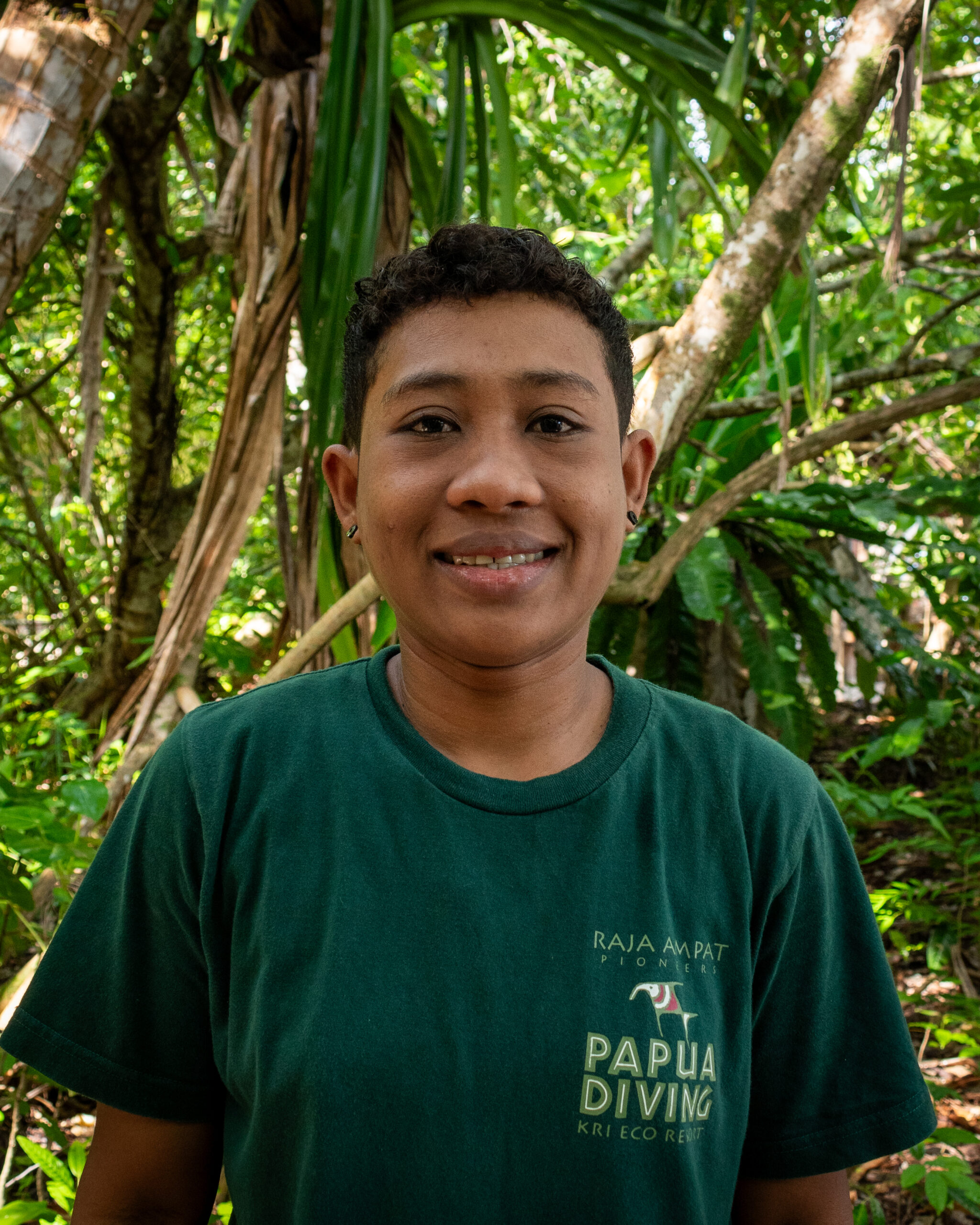 fera, Papua Diving Resorts team