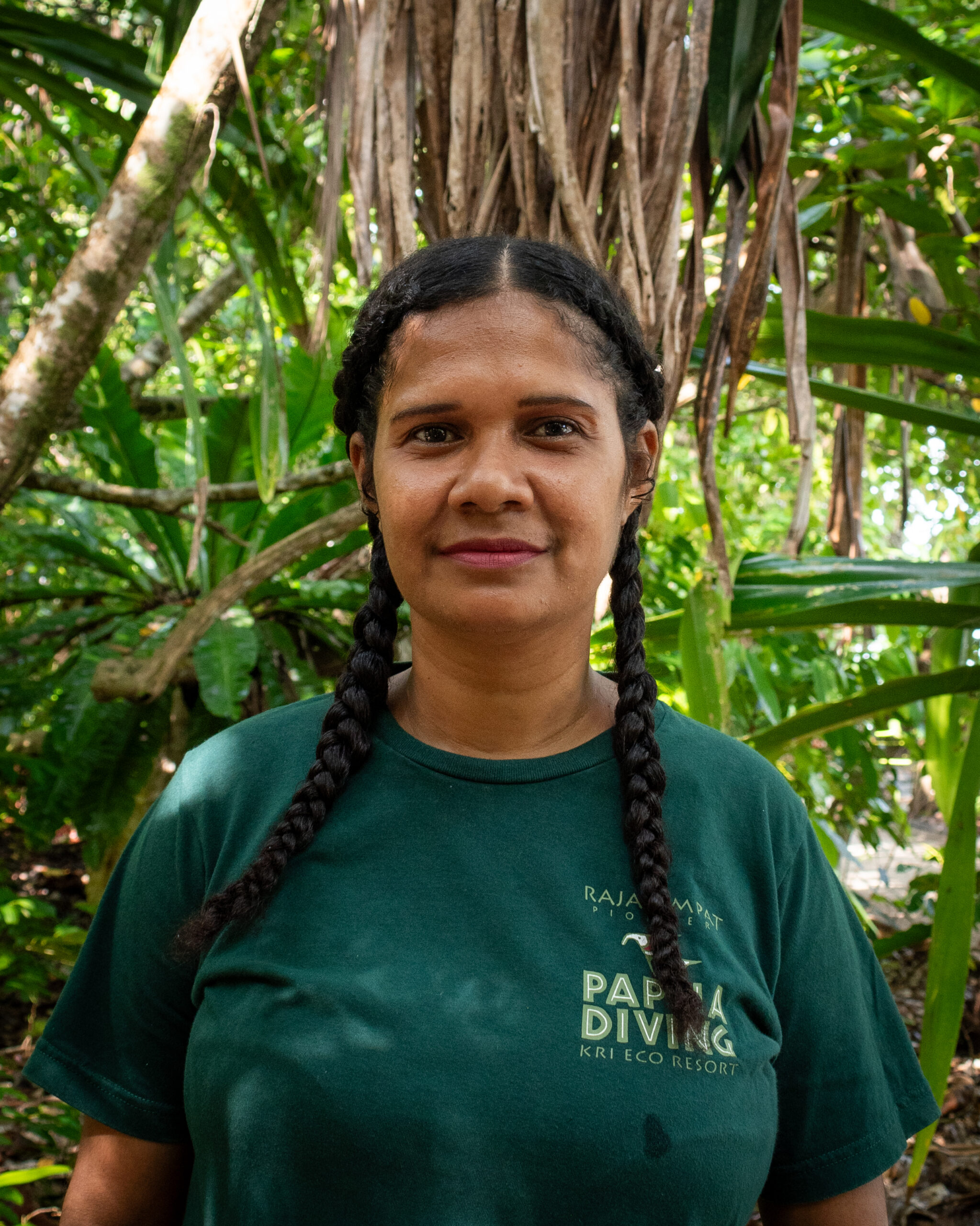 rina, papua diving resorts team