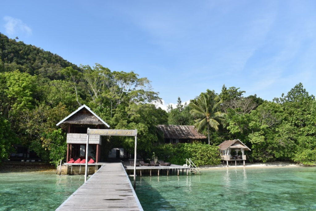 sorido bay resort sign