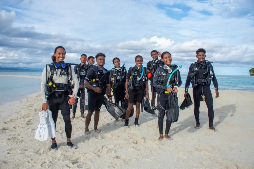 Local Papuan Guides Trained from the Ground Up